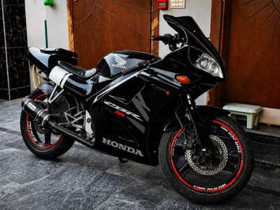 Honda CBR 250RR (inline 4)-Extreme sound-Mint Condition