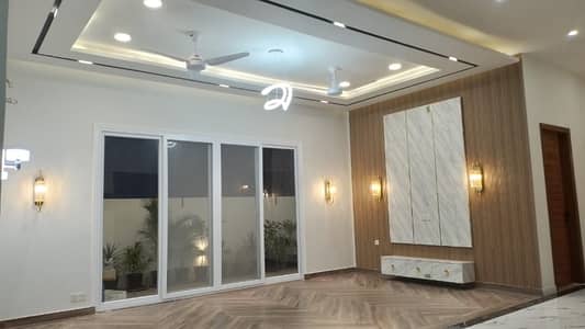 1000sq yards, Precent 7, BrandNew Banglow, Top Class Construction.