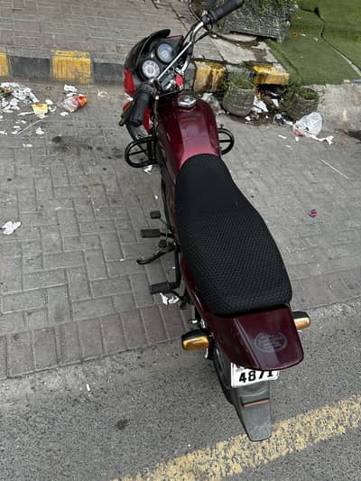 Honda pridor 10 by 10 33000 km chali ha but koi kam ni hona bilkul ok