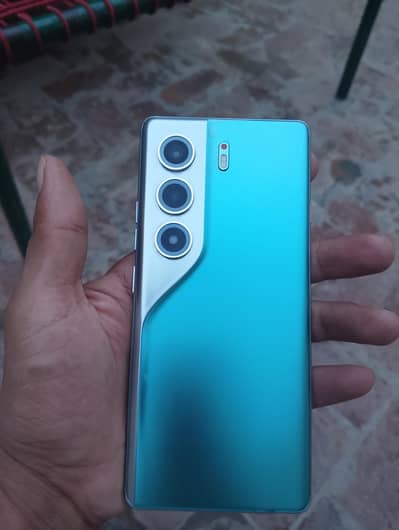Tecno CAMON 40 Pro