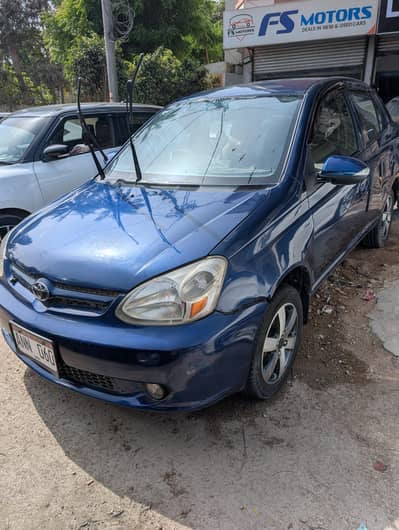Toyota Platz 2004