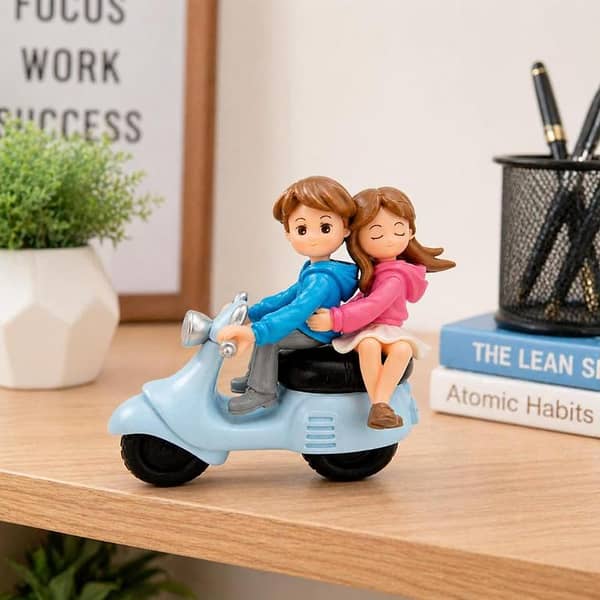 Universal Cute Romantic Couple Sitting On The Scooter Character Decoration Accessories For Car