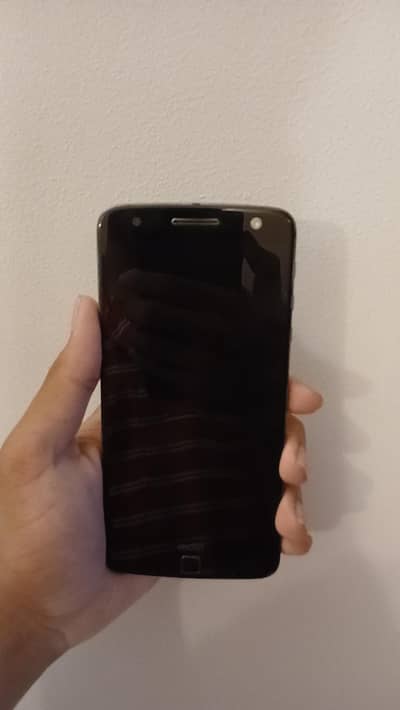 Motorola Z Droid (4GB RAM / 32GB Storage) 