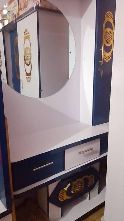 sell bed and dressing table