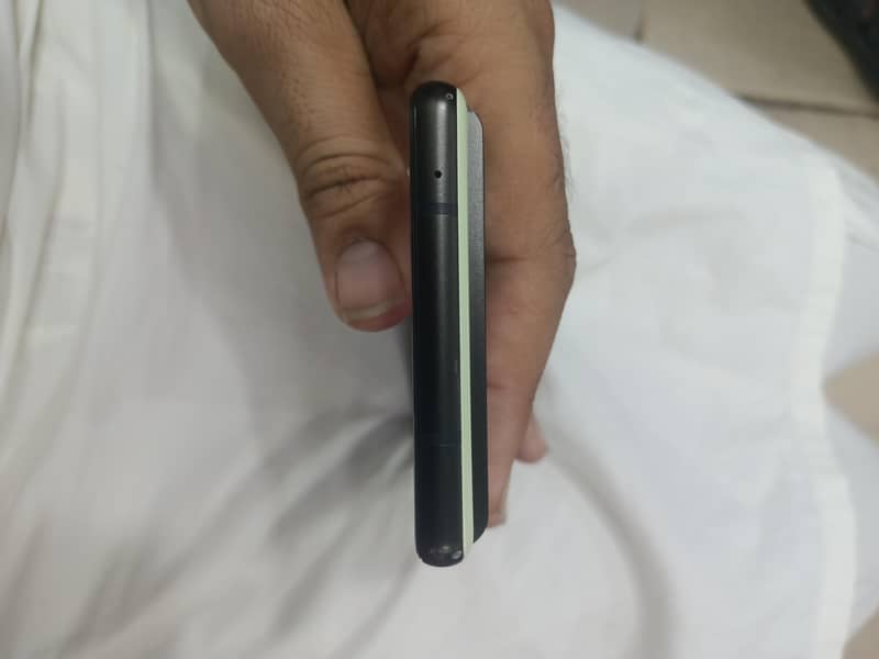 Google Pixel 6 4