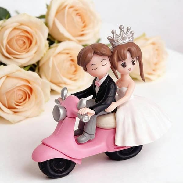 Universal Cute Romantic Couple Sitting On The Scooter Character Decoration Accessories For Car