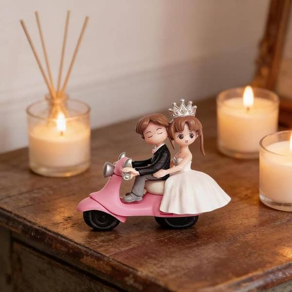 Universal Cute Romantic Couple Sitting On The Scooter Character Decoration Accessories For Car
