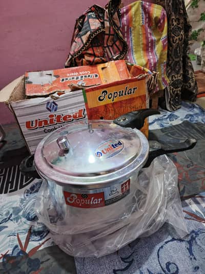 United Pressure Cooker Anodized 11 Litre
