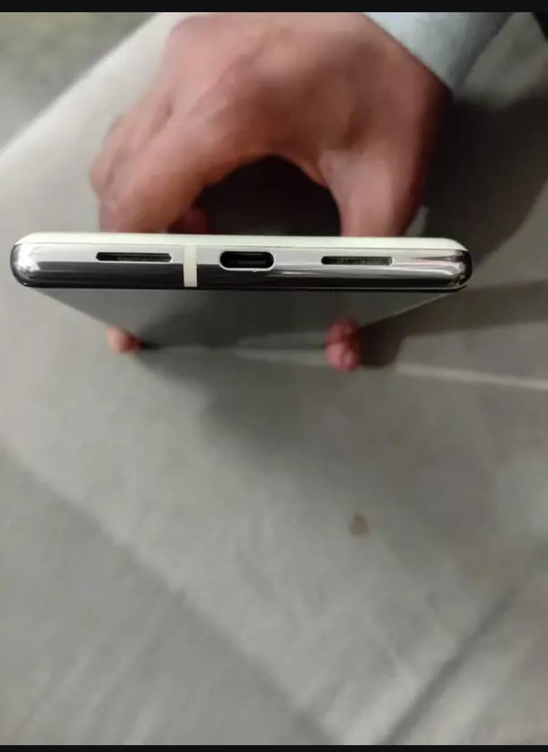 Google Pixel 6 Pro water pack 0