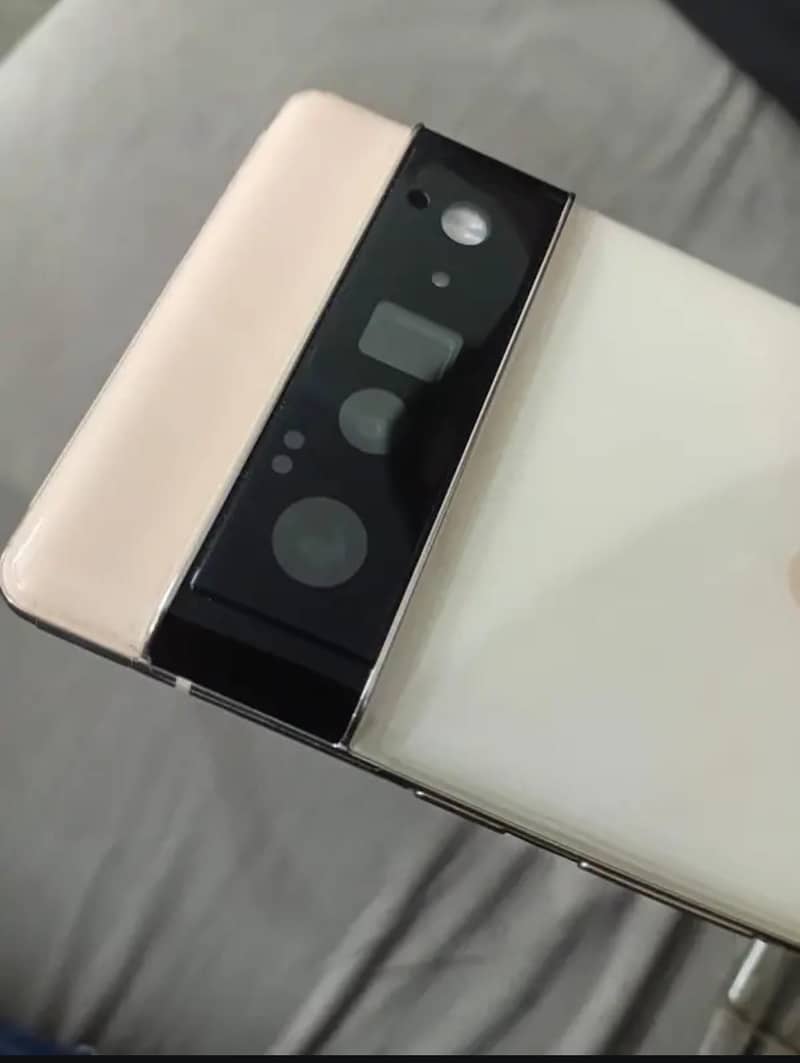 Google Pixel 6 Pro water pack 1