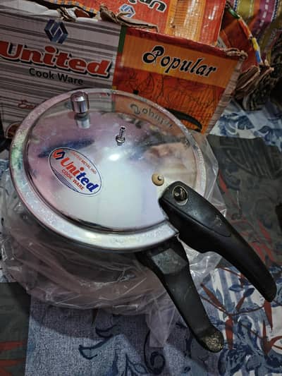 United Pressure Cooker Anodized 11 Litre