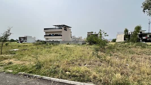 D-17/1 Extension 8 Marla Plot Available For Sale