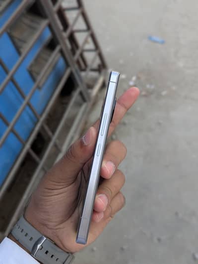 Aquos R7