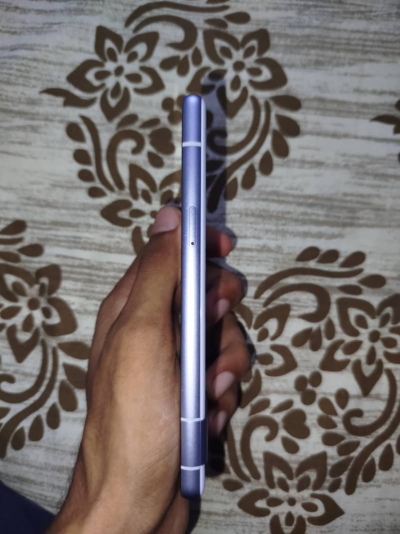 Google Pixel 7a 4