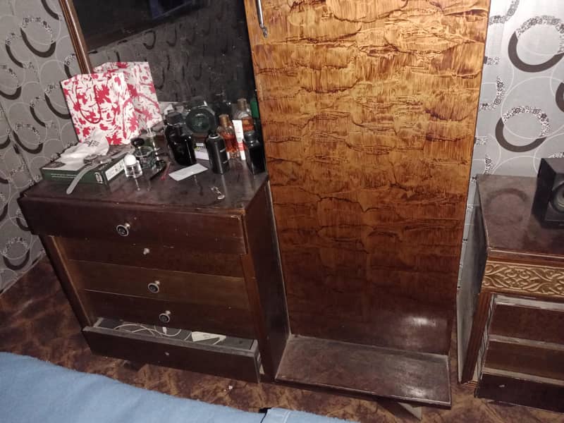 dressing table 0