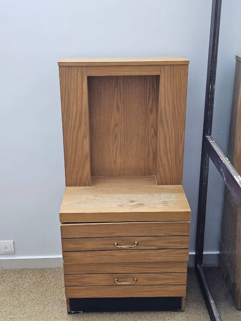 2 single bed and one side table 3