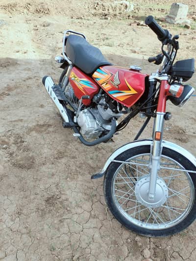 Honda 125 lush condition contact. . . 03475936585