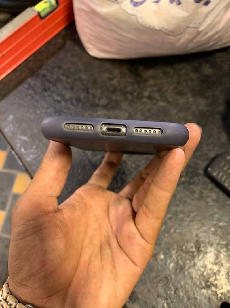 Apple iPhone 11 1