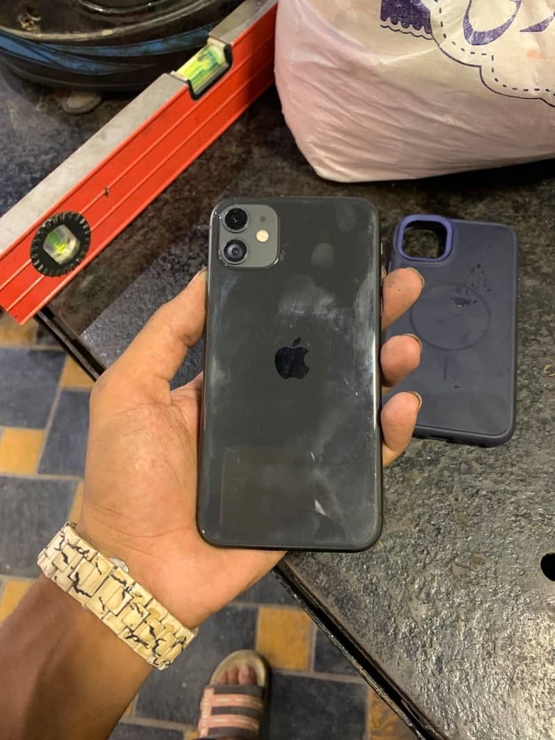 Apple iPhone 11 4