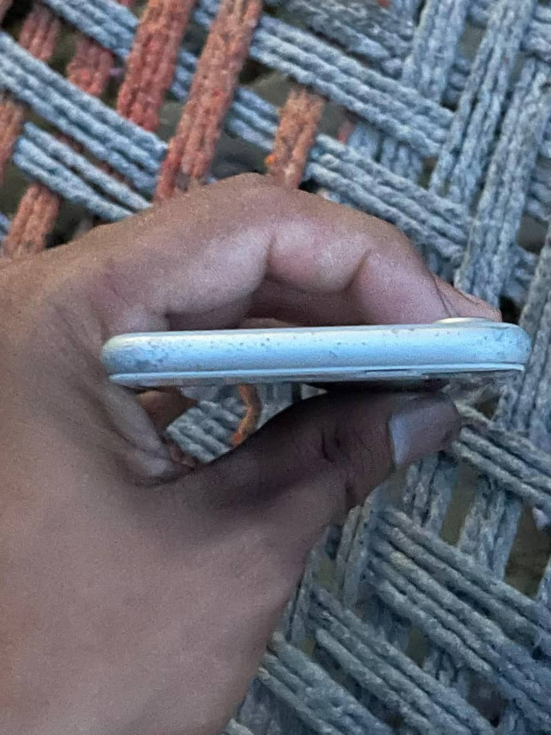 Apple iPhone 7 4