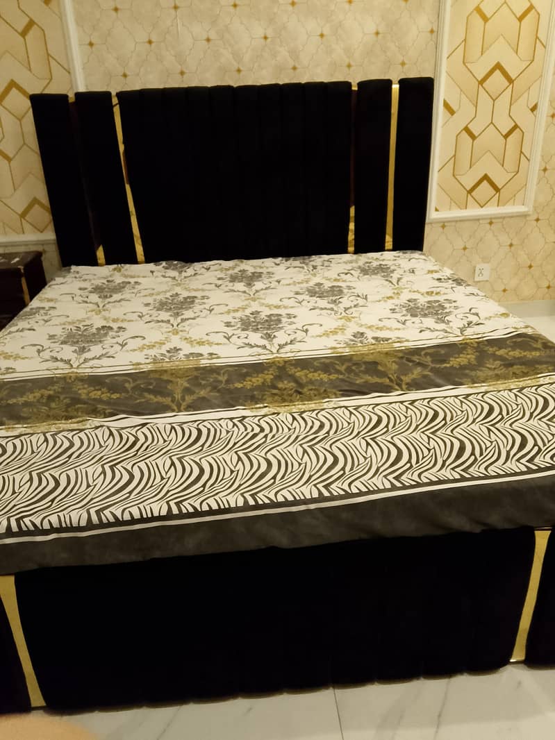 King size bed 1