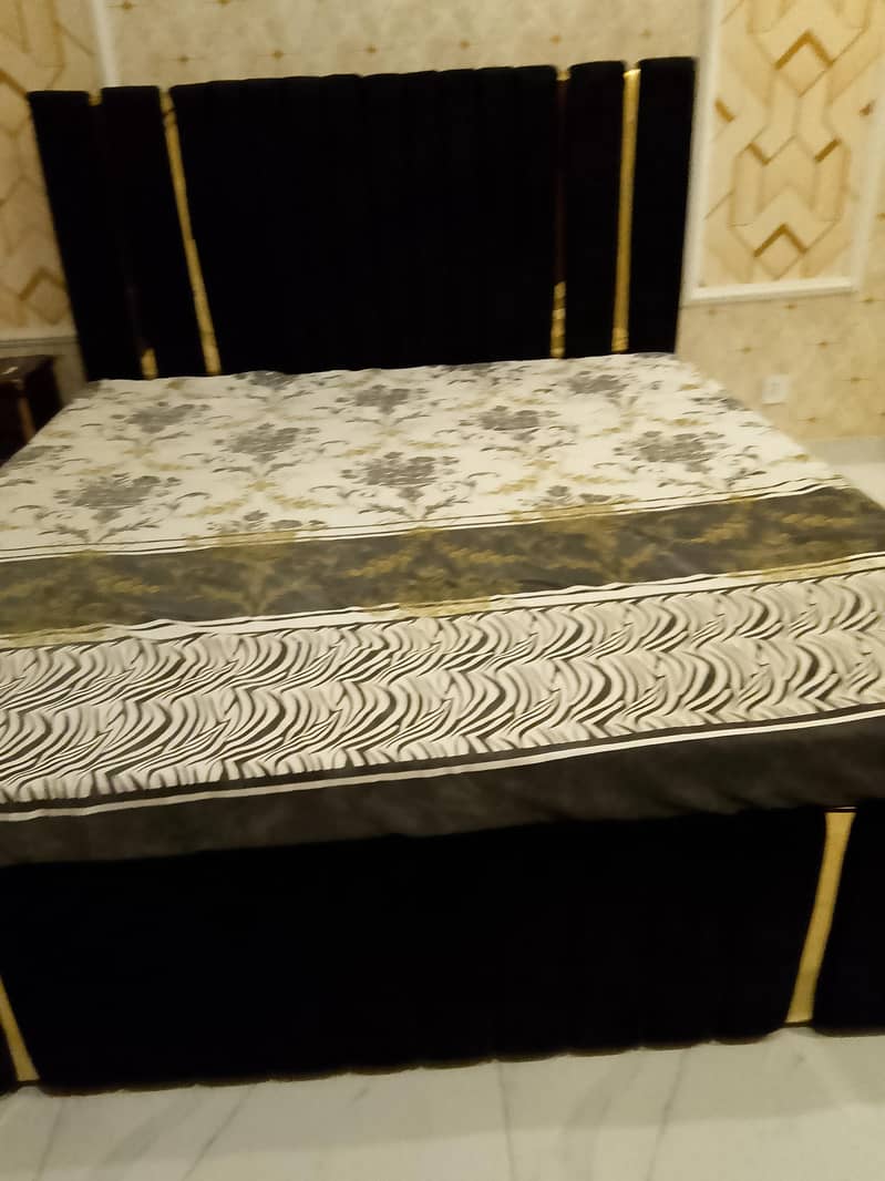 King size bed 2