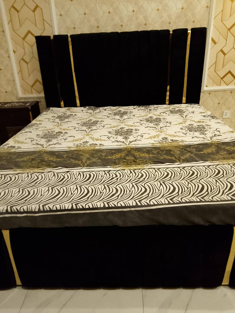 King size bed 3