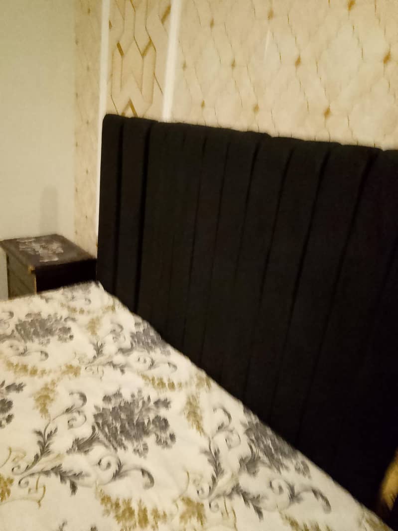 King size bed 4