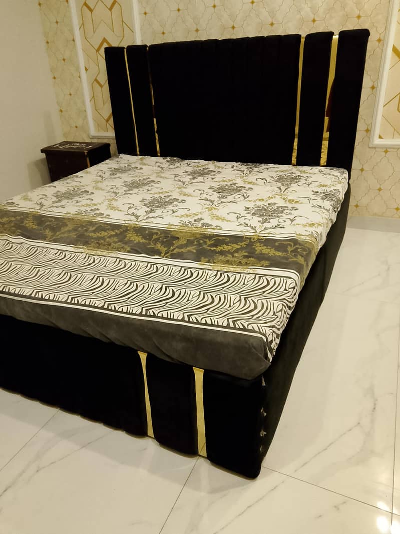 King size bed 5
