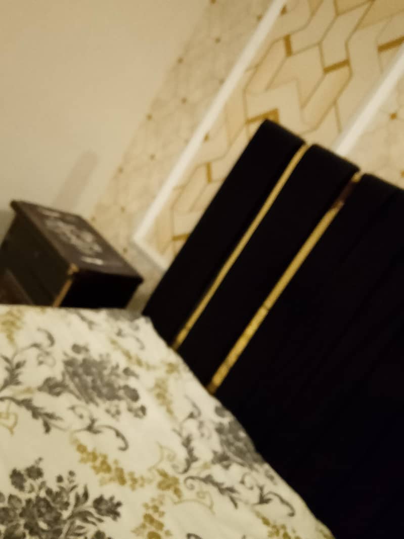 King size bed 6