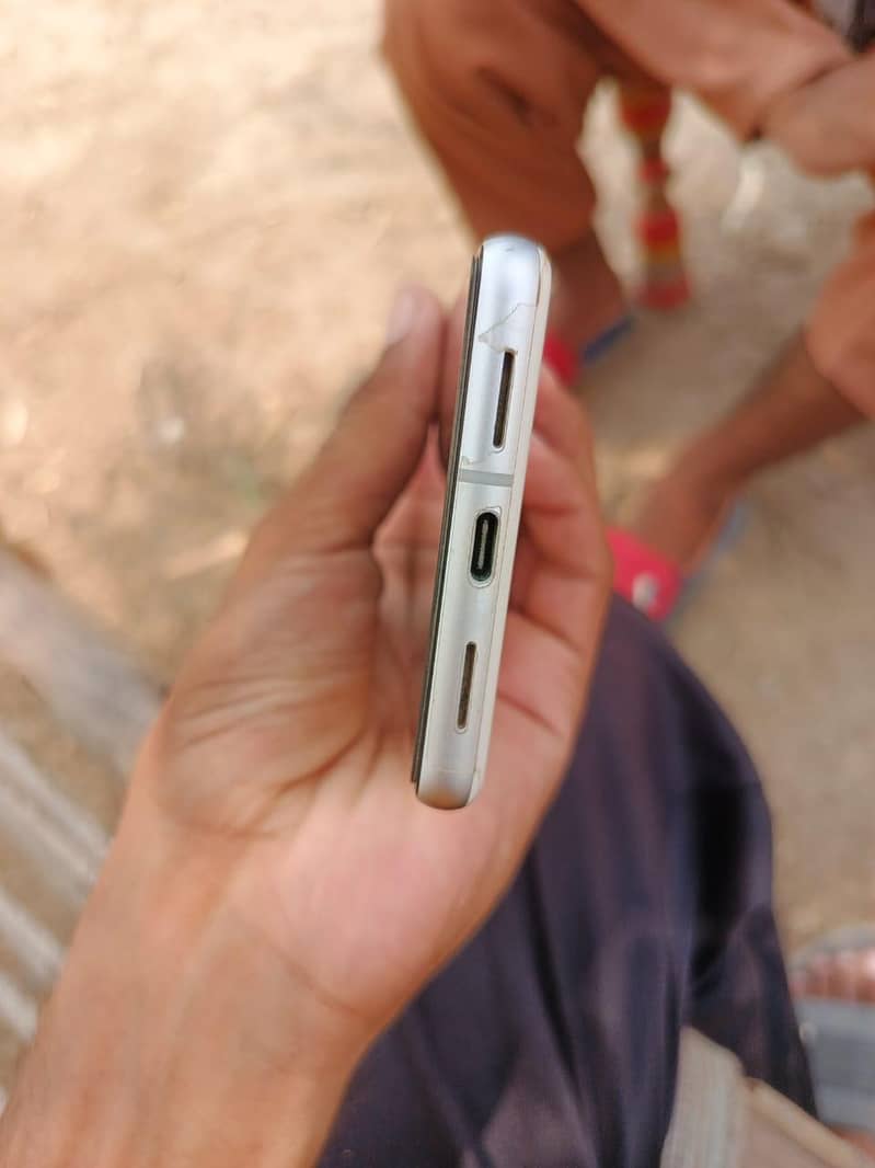 Google Pixel 7 4