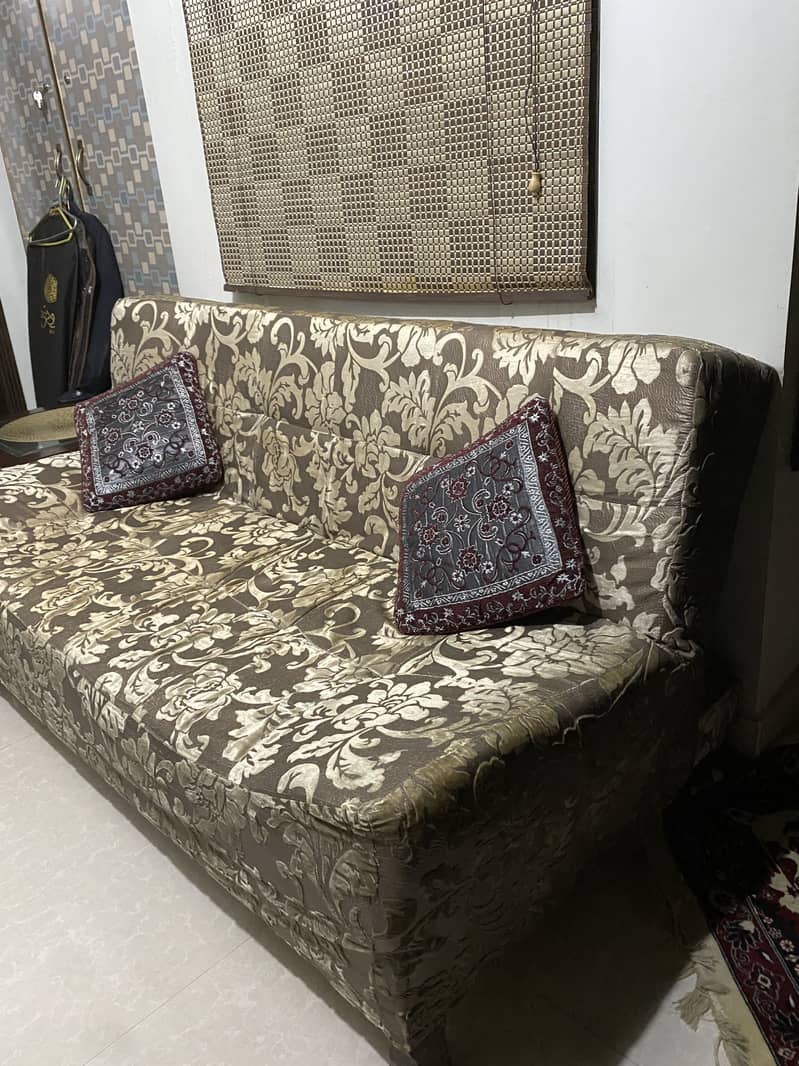 Sofa come bed 1
