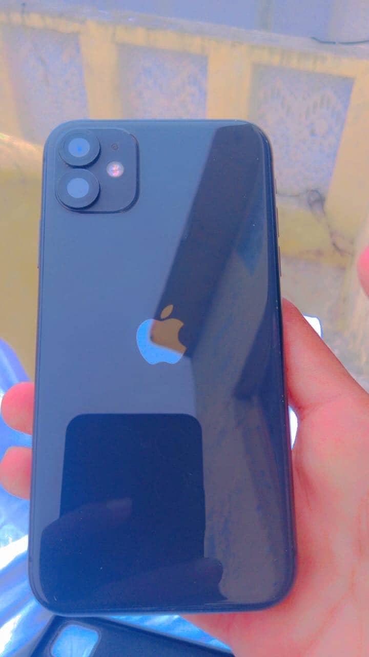 Apple iPhone 11 0