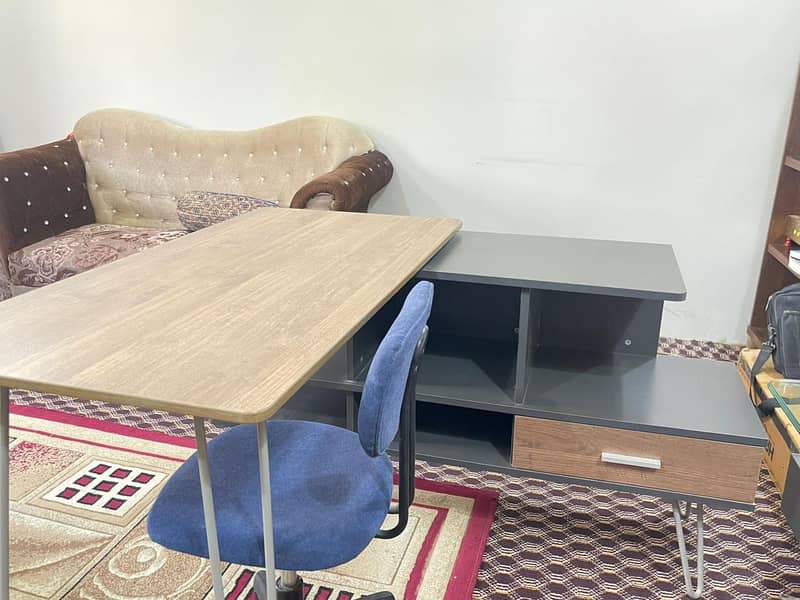 study table with chair 3