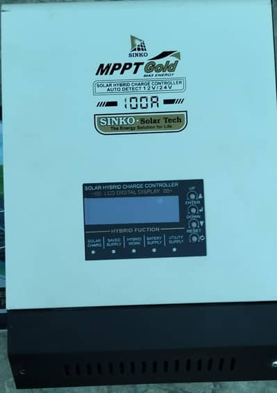 Sinko Solar MPPT Charge Controller (Like New)