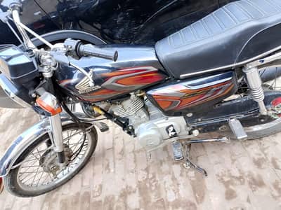 I AM SELLING MY BIKE ON URGENT BASIS