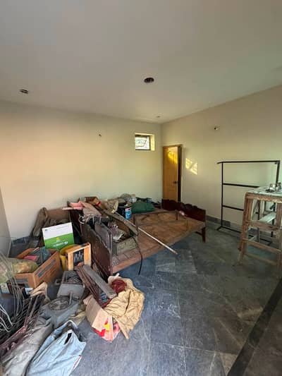 10 MARLA VERY NEAT AND CLEAN 2ND FLOOR (3RD STOREY) PORTION IS AVAILABLE FOR RENT IN WAPDA TOWN PHASE 1.