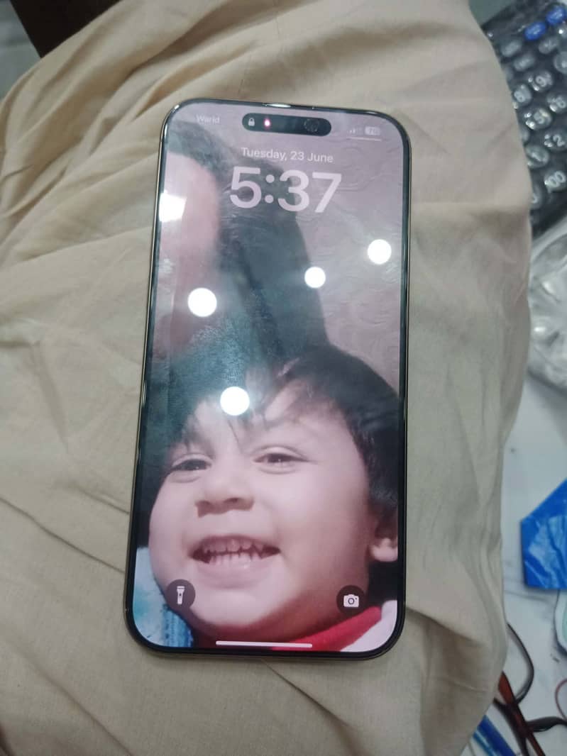 Apple iPhone 16 Pro Max 3