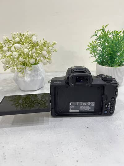 Canon EOS M50 Mirrorless Camera + EF-M 15-45mm IS STM Lens