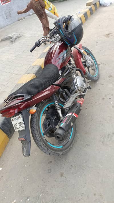 Yamaha DX 2023 model R's 290000call . 03331546747