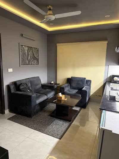 Dark theme 1 BHK/Studio Apartments Available Gulberg Parkhouse Apartments Per Day Rent