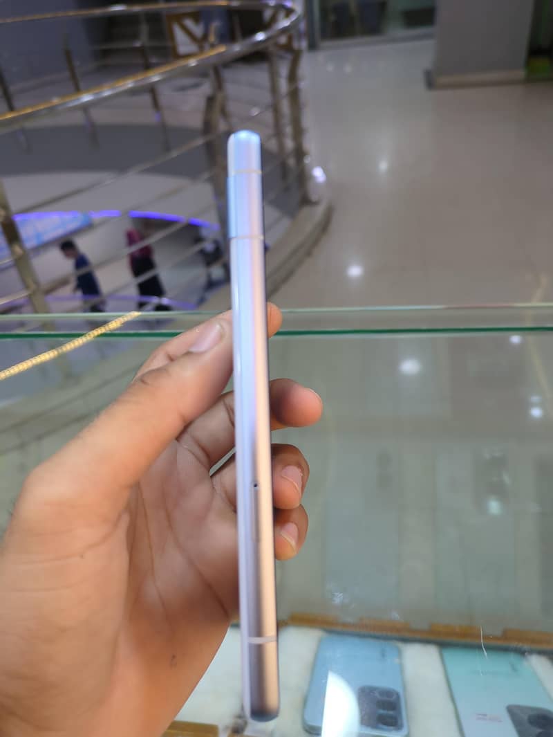 Google Pixel 7a 2