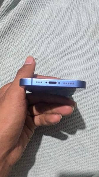 Apple iPhone 13 2