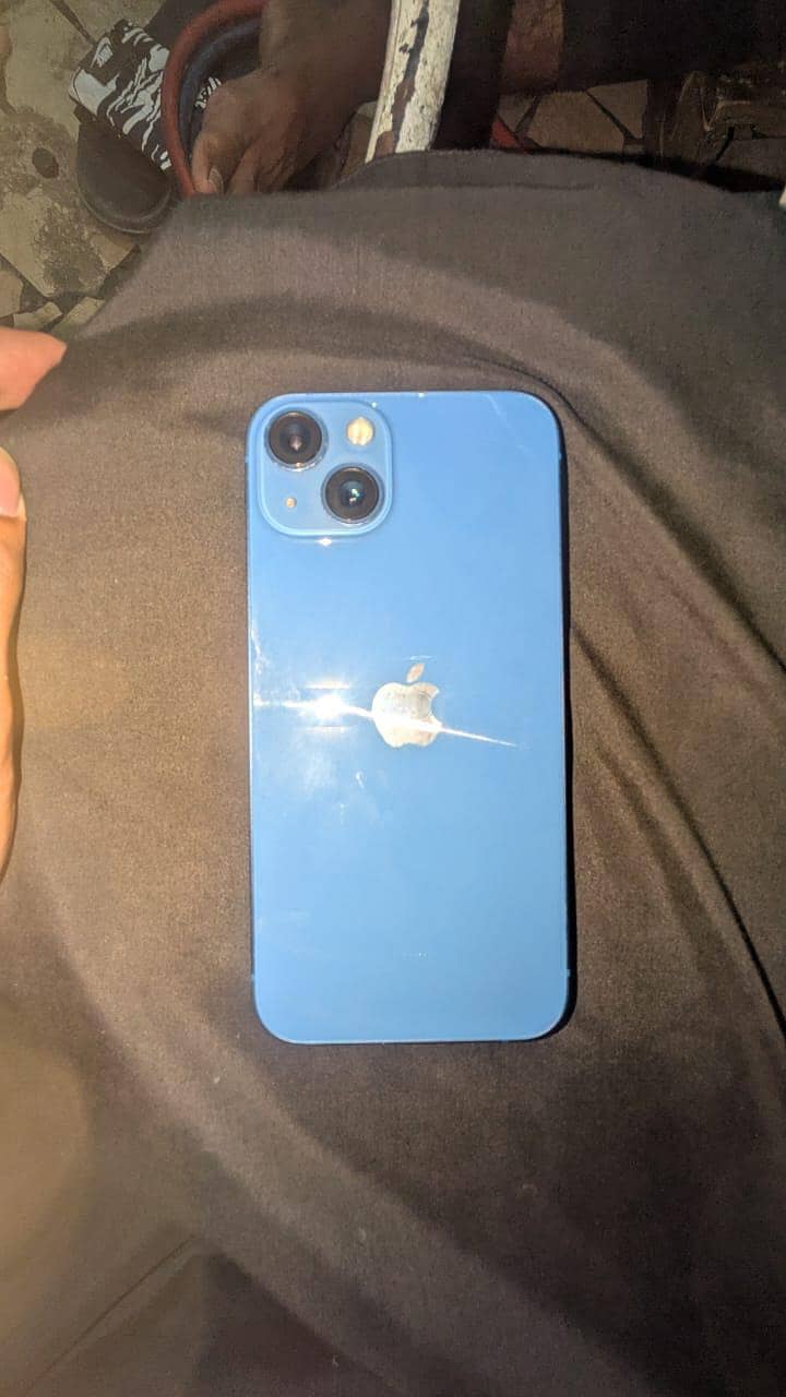 Apple iPhone 13 6