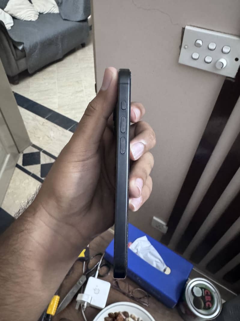 Apple iPhone 15 Pro 2