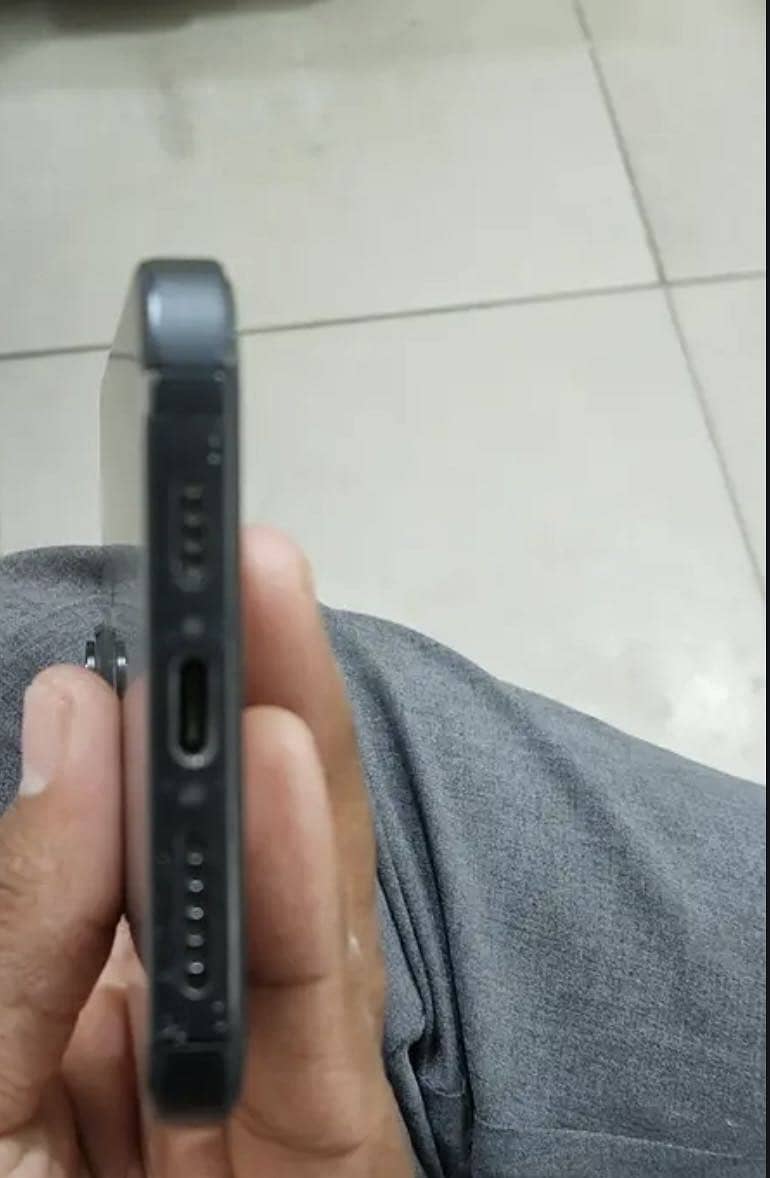 iPhone 15plus 4