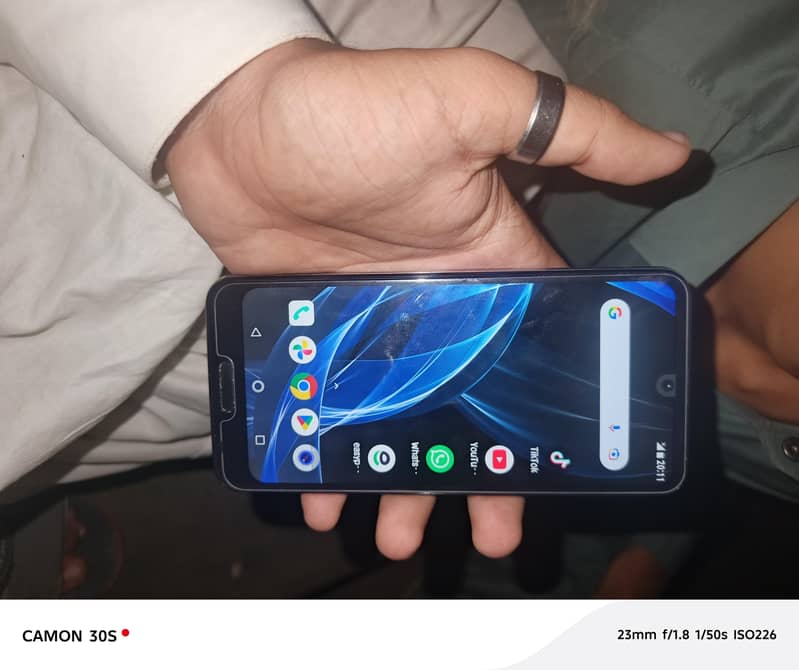 Sharp Aquos R2 2