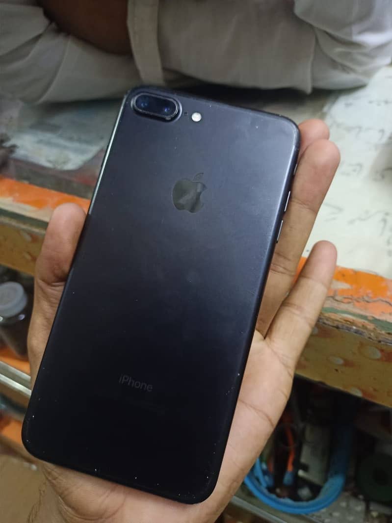 Apple iPhone 7 Plus 0