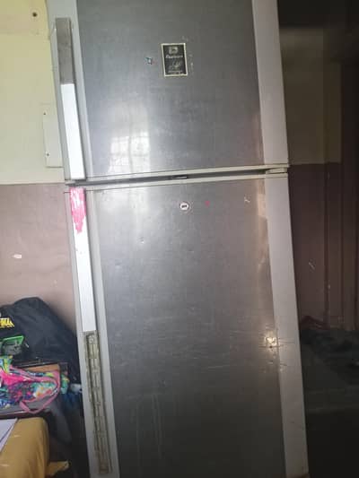 dawlance refregenarator in medium size