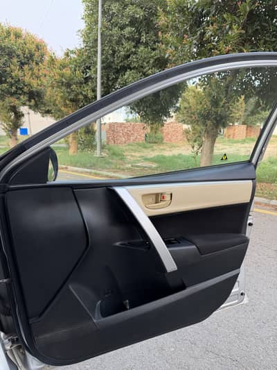 Toyota Corolla GLI 2018 (automatic)Total gunuine